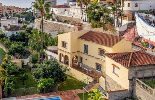 Almunecar Villa | 350 m² Villa ∙ 6 bedrooms ∙ 11 guests