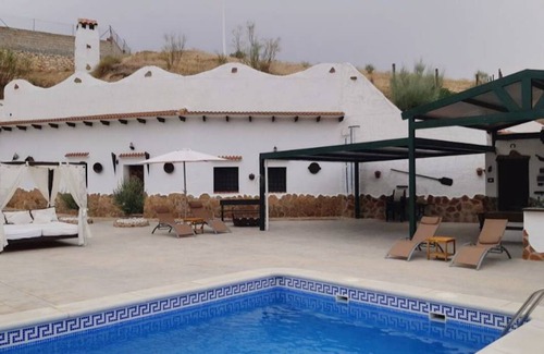 Cortes de Baza House | 380 m² House ∙ 3 bedrooms ∙ 8 guests