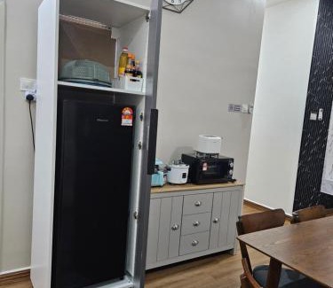 Bandar Baru Bangi House | 4 Bedrooms VivaVibes Home at Ostia Bangi next to Bangi Toll