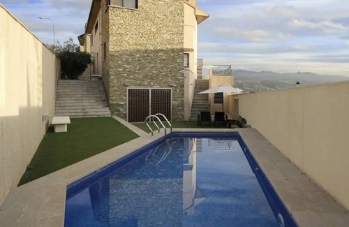 Genil House | 400 m² House ∙ 5 bedrooms ∙ 8 guests