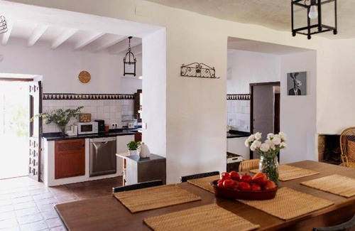 Loja House | 400 m² House ∙ 10 bedrooms ∙ 18 guests
