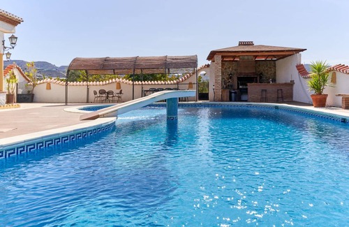 Motril House | 400 m² House ∙ 8 bedrooms ∙ 26 guests