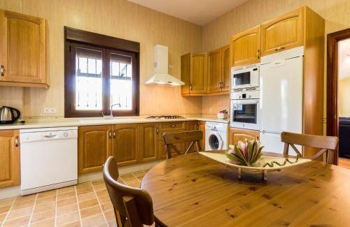 Conchar Villa | 466 m² Villa ∙ 4 bedrooms ∙ 9 guests