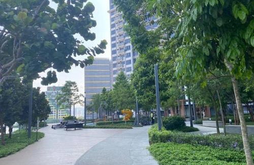 Taman Pertama Apartment | 4BR Family Room MVertica near MRT by RumaBnB