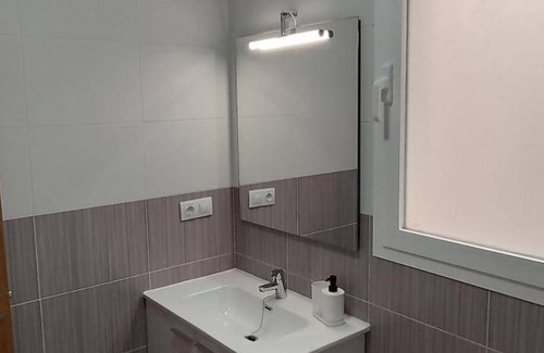 Fuente Vaqueros Apartment | 65 m² Apartment ∙ 1 bedroom ∙ 4 guests