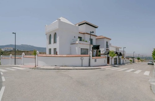 La Zubia Villa | 700 m² Villa ∙ 7 bedrooms ∙ 16 guests