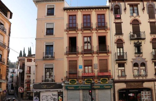 Central District Apartment | 75 m² Apartment ∙ 10 guests