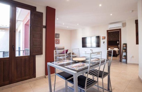 Central District Apartment | 75 m² Apartment ∙ 10 guests
