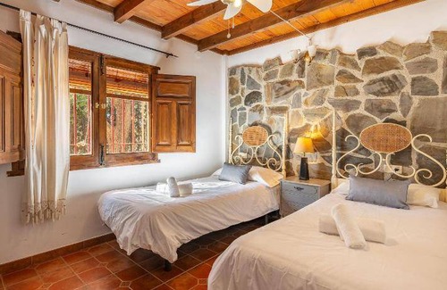Niguelas House | 75 m² House ∙ 4 bedrooms ∙ 10 guests