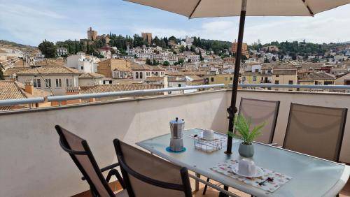 Central District Apartment | 85 m² Apartment ∙ 3 bedrooms ∙ 6 guests