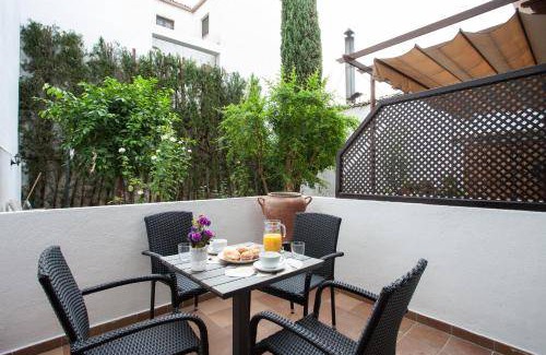 Central District Apartment | 87 m² Apartment ∙ 2 bedrooms ∙ 5 guests