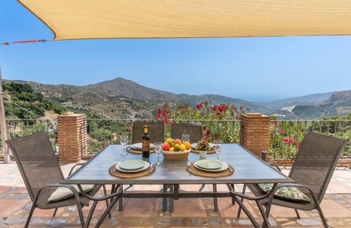 Otivar House | 90 m² House ∙ 3 bedrooms ∙ 6 guests