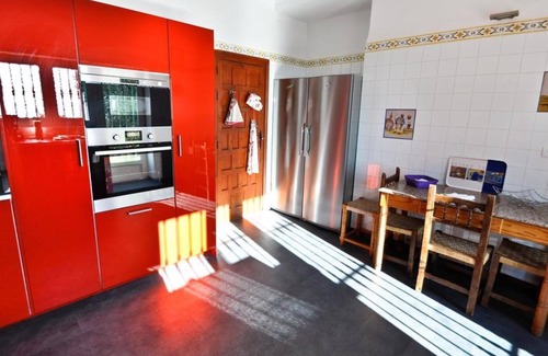 Velilla-Taramay Villa | Beautiful and spacious Villa with private pool
