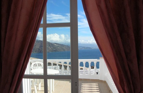 Velilla-Taramay Villa | Beautiful villa, panoramic views of sea and mountains, close to town