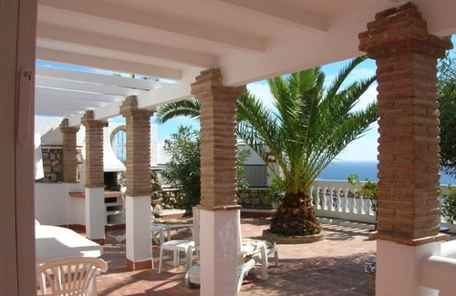 Velilla-Taramay Villa | Beautiful villa, panoramic views of sea and mountains, close to town