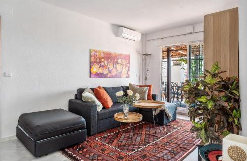 La Herradura Apartment | Big Terrace Retreat and only Steps from Beach & Town