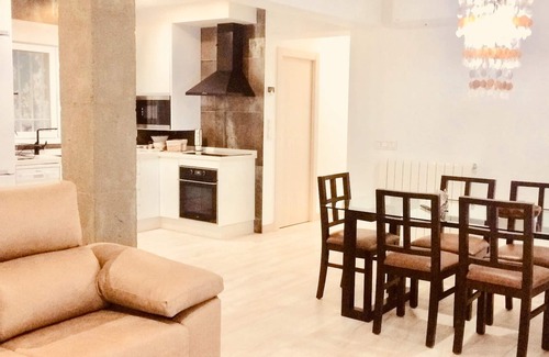 Granada City Center Condo | Central apartment in a quiet area, free parking, wifi, 10minute from cathedral