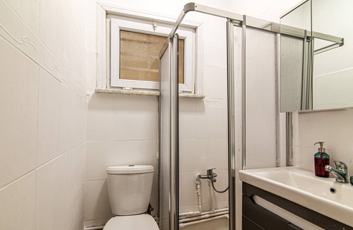 Cihangir Apartment | Central Flat w Backyard 5 min to Taksim Square