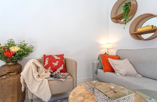 Central District Apartment | Charming studio near the Cathedral. Zacatin 302