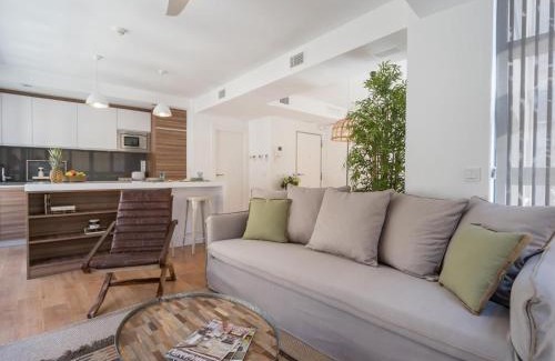 Central District Apartment | Chezmoihomes Plaza Nueva Deluxe