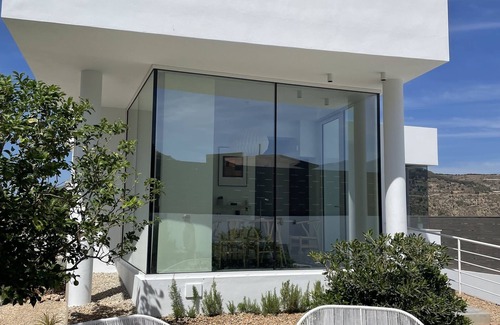 Velez de Benaudalla House | Contemporary detached villa with private pool and garden
