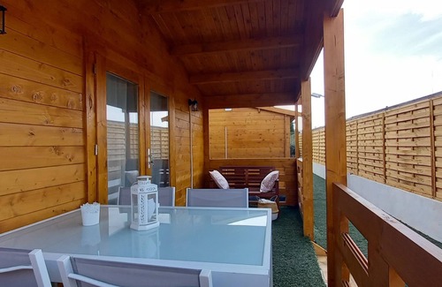 Barrio de la Vega House | El Mirador de Santiago. Casa Sierra Nevada. Bungalow de Madera con Piscina