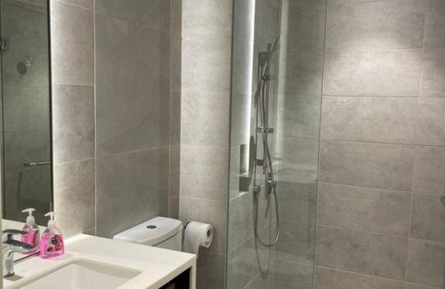 Shah Alam Apartment | Entire Apartment,Infinity Pool,Freeparking Hill10