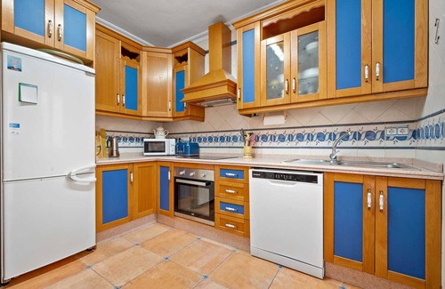 Almunecar Villa | Fab 6 bed villa with private pool 300m from beach