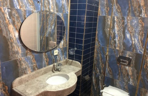 Topkapi Hotel | Golden Hill Hotel Downtown