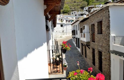 Capileira Hotel | Hotel Rural Alfajía de Antonio
