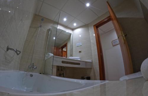 Genil Hotel | Hotel Saylu