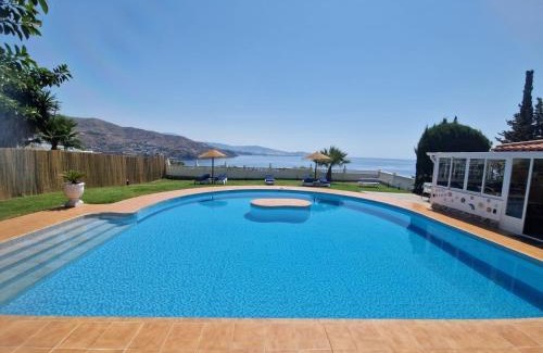 Velilla-Taramay House | las flores