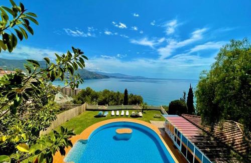 Velilla-Taramay House | las flores