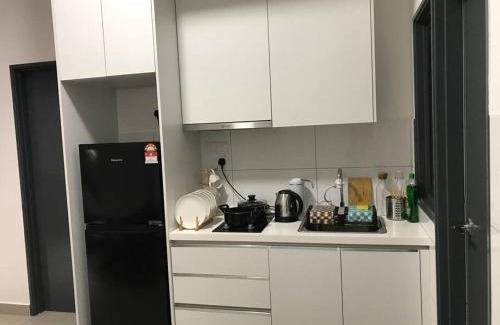 Petaling Jaya Apartment | Lovely 2-bedroom condo with big pool
