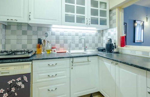 Kadikoy Apartment | Lovely Flat Near Popular Attractions in Kadikoy