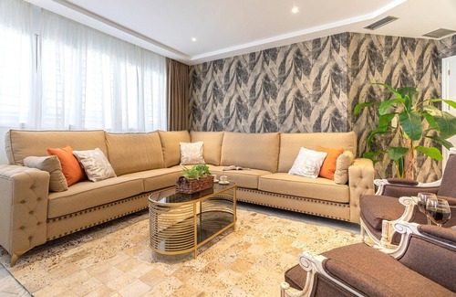 Central District Apartment | Magnificent 3 bedrooms apartment in the heart of Granada. Isabel la Catolica I