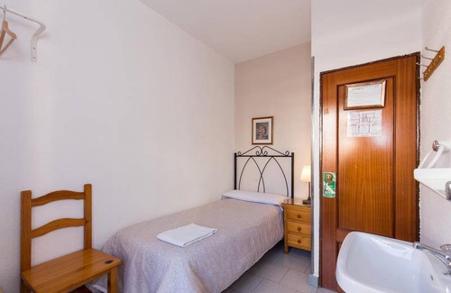 Central District House | Motel ∙ 8 guests