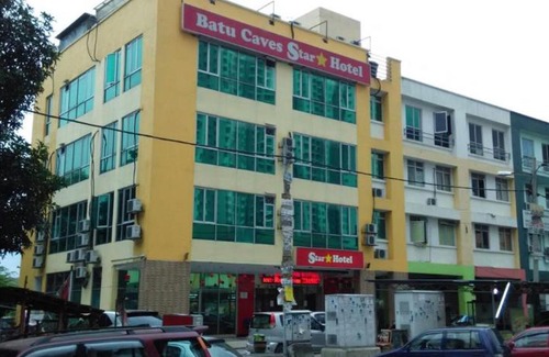 Medan Batu Caves Hotel | OYO 1055 Batu Caves Star Hotel