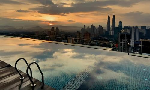 Chow Kit Hostel | Regalia Infinity Skypool