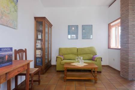 Albaicin Apartment | Spacious Sunny and Quiet Albayzin Apartment