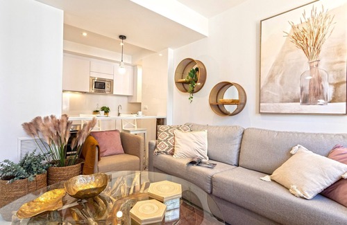 Central District Apartment | Stunning 2-bedroom apartment near Cathedral. Zacatin 303