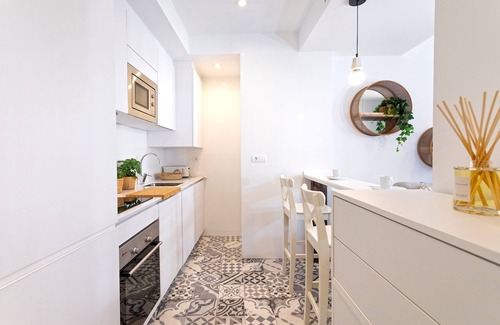 Central District Apartment | Stunning 2-bedroom apartment near Cathedral. Zacatin 303