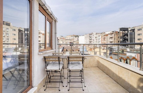 Tophane Apartment | Stylish Duplex with Terrace 650 m to Galata Tower