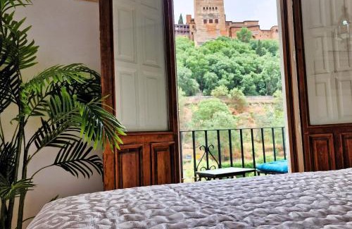 San Pedro Apartment | The Nasrid Palace from your bed !