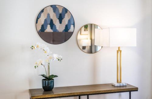 Central District Apartment | tuGuest Isabel la Catolica Apartment