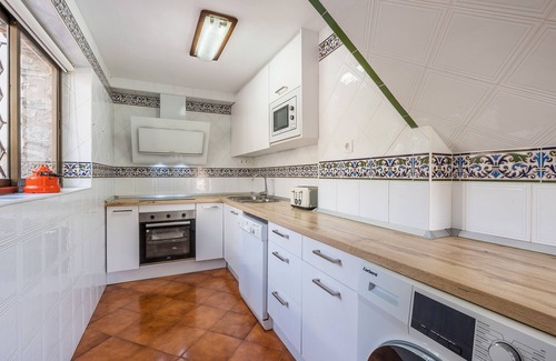 Velilla-Taramay Villa | Villa 'Espectacular En La Costa' with Private Pool, Wi-Fi and Air Conditioning
