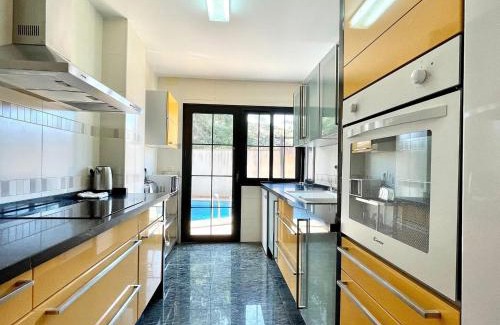Velilla-Taramay House | Villa in Velilla with Pool near Beach
