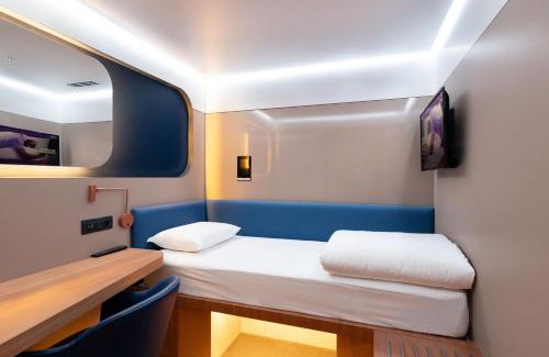 Arnavutkoy Hotel | YOTELAIR Istanbul Airport, Duty free - International Transit area