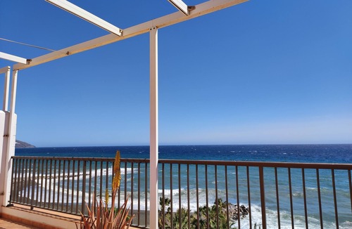 La Mamola Apartment | Ático con Vistas al mar en Primera Linea La Mamola