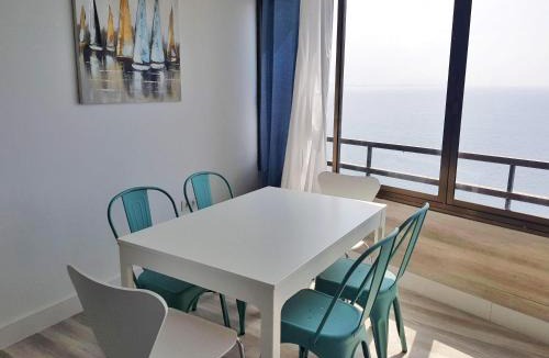 Velilla-Taramay Apartment | Ático en Almuñecar. Primera línea de playa con vistas espectaculares